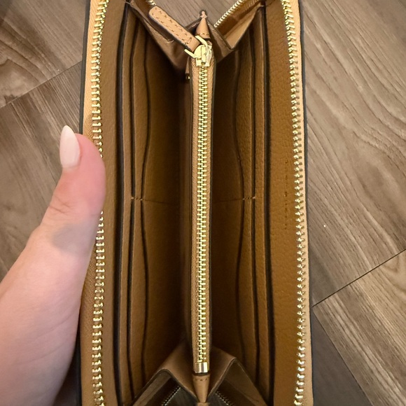 Tory Burch Tan Mustard Zip Wallet - Picture 3 of 3